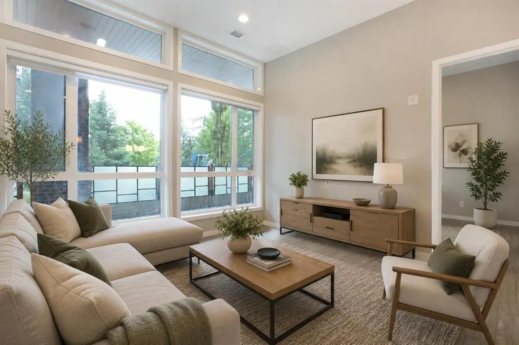 124 Mahogany Centre SE — photo 1