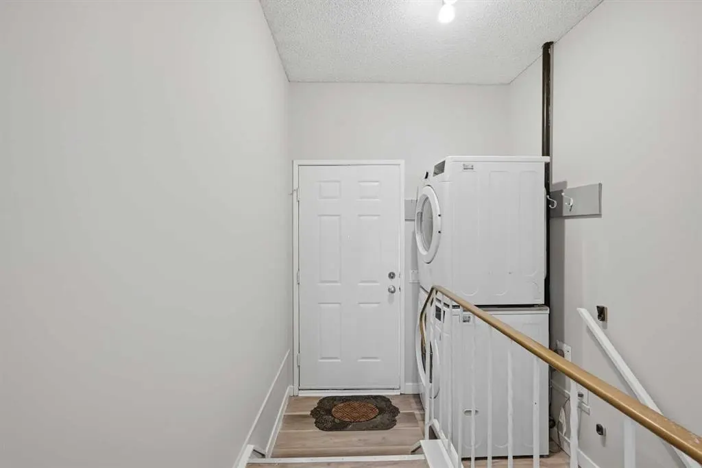 228 Berwick Drive NW — photo 3