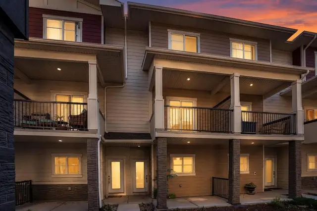 95 Skyview Close NE #410