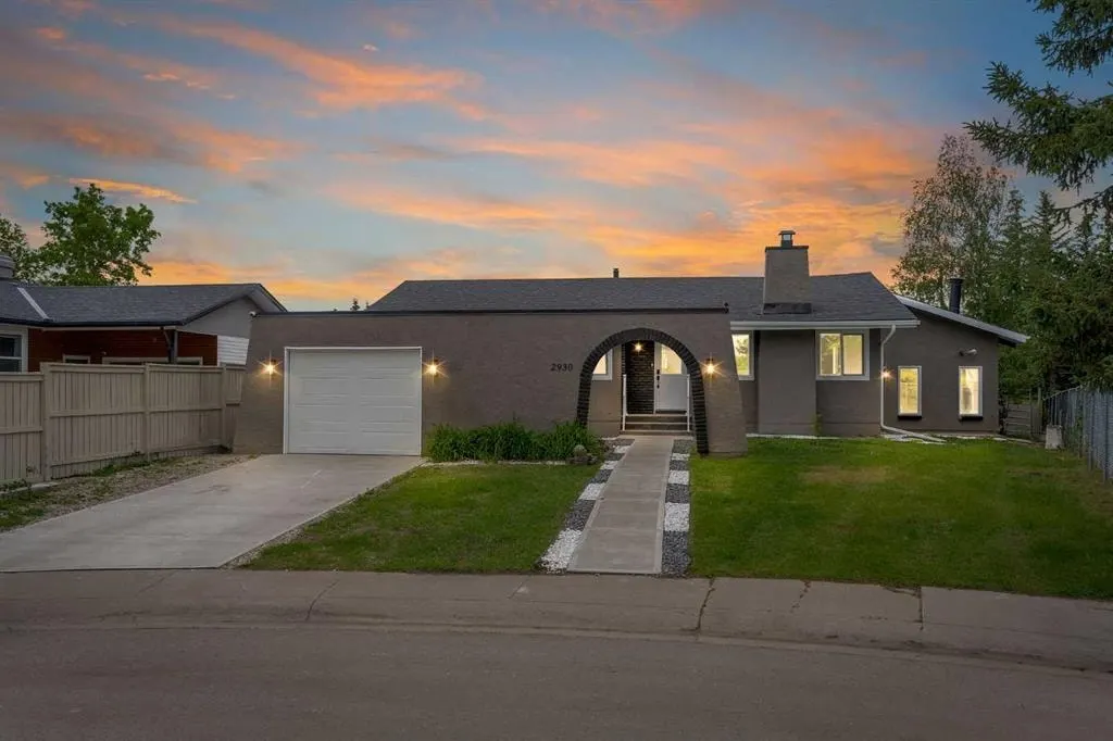 2930 Oakmoor Crescent SW — photo 2