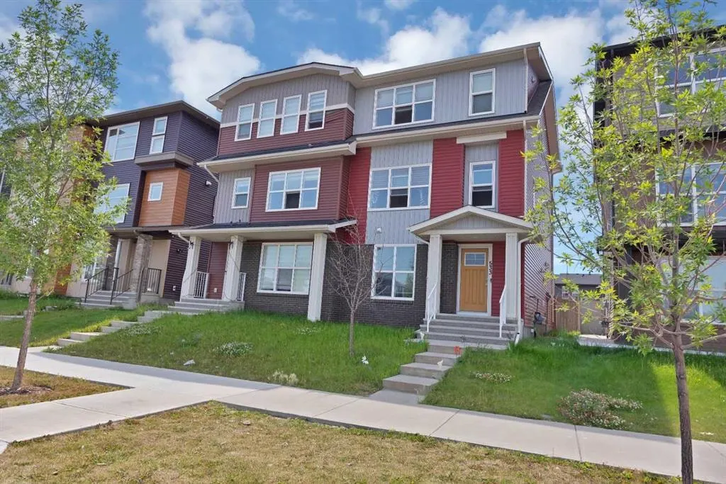 533 Savanna Boulevard NE — photo 2