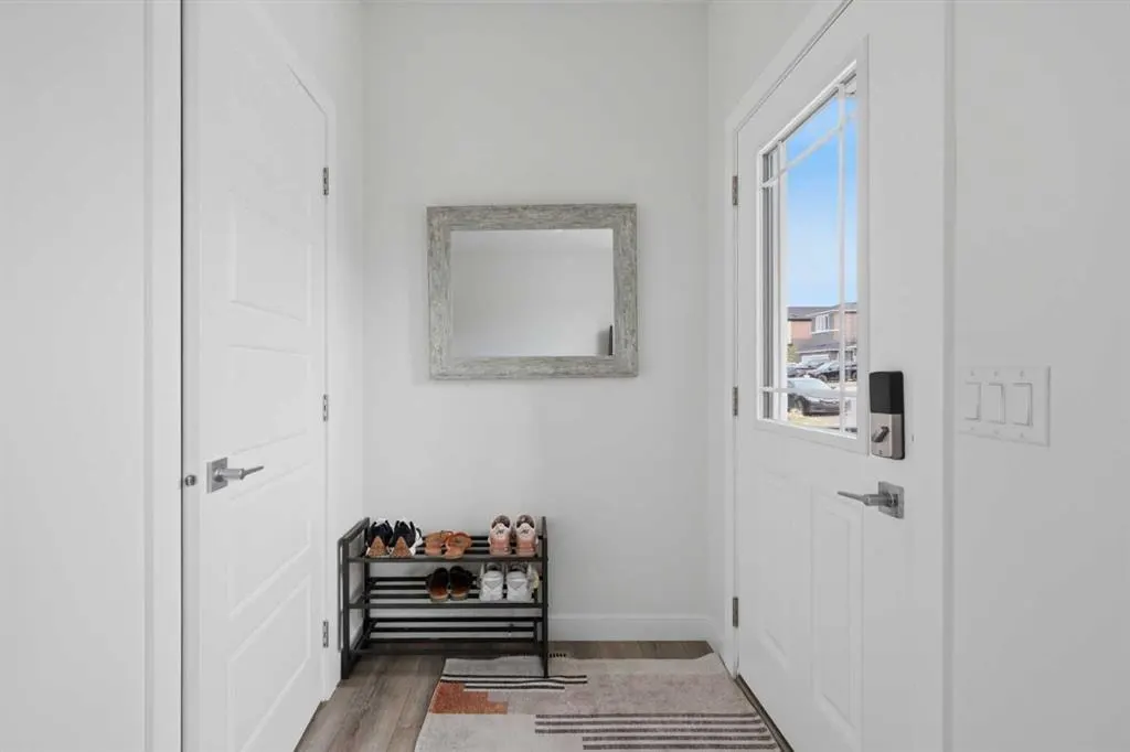 144 Amblehurst Green NW — photo 3