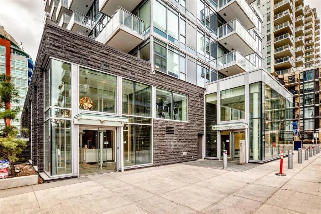 108 Waterfront Court SW #104 — photo 2