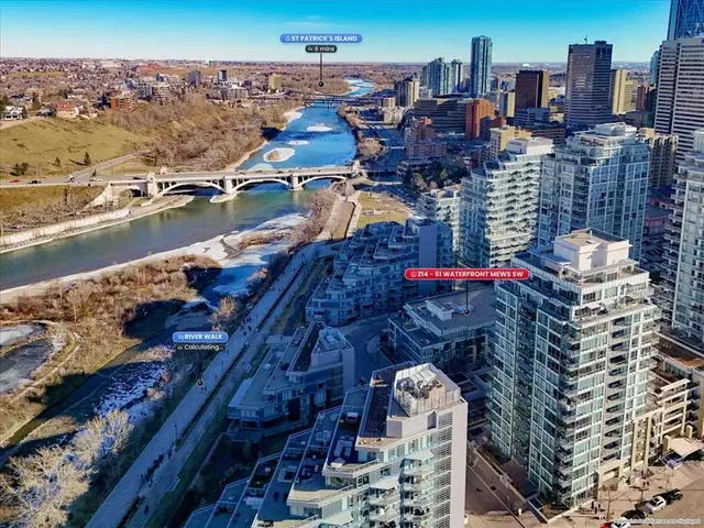 51 Waterfront Mews SW #214