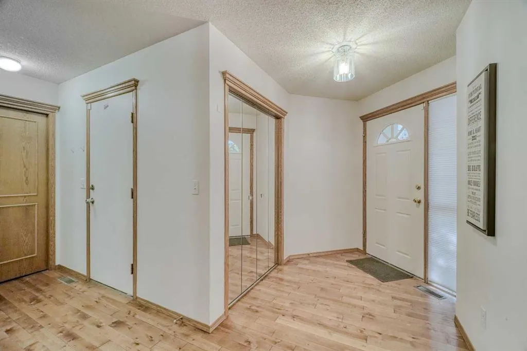10057 Hamptons Boulevard NW — photo 3
