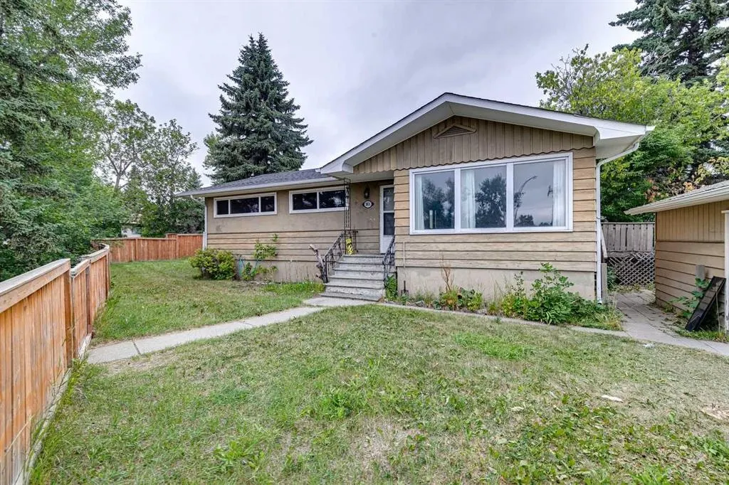 3816 26 Avenue SW — photo 3