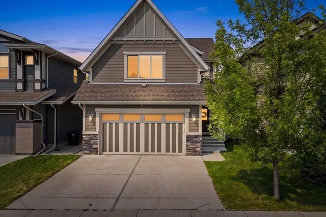 12 Masters Court SE