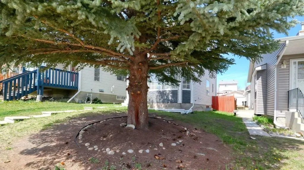 157 Harvest Gold Heights NE — photo 3