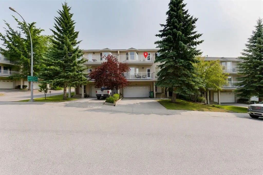 76 Sierra Morena Green SW — photo 1