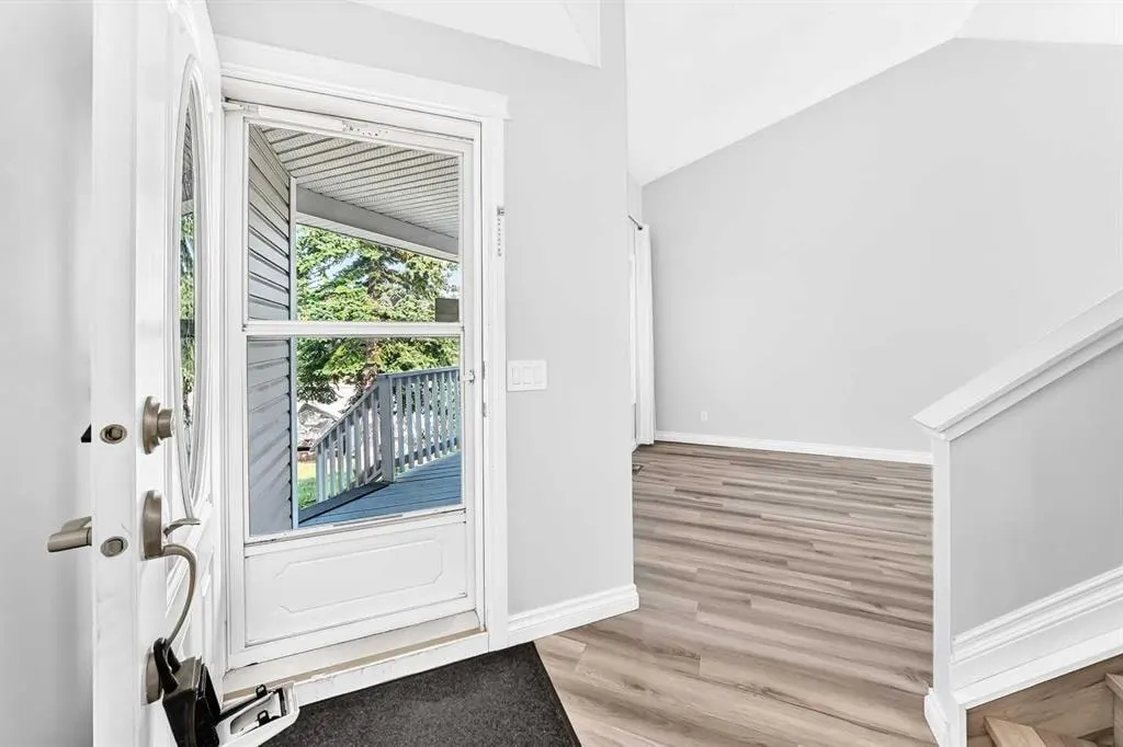 147 Macewan Drive NW — photo 3