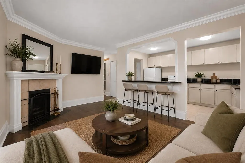 1817 11 Avenue SW #301 — photo 2