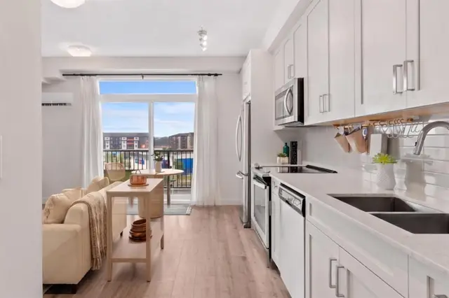20 Walgrove Walk SE #408