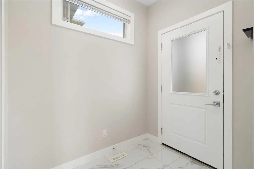 125 Corner Meadows Gate NE — photo 2