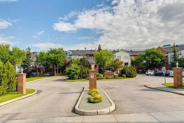1920 14 Avenue NE #119