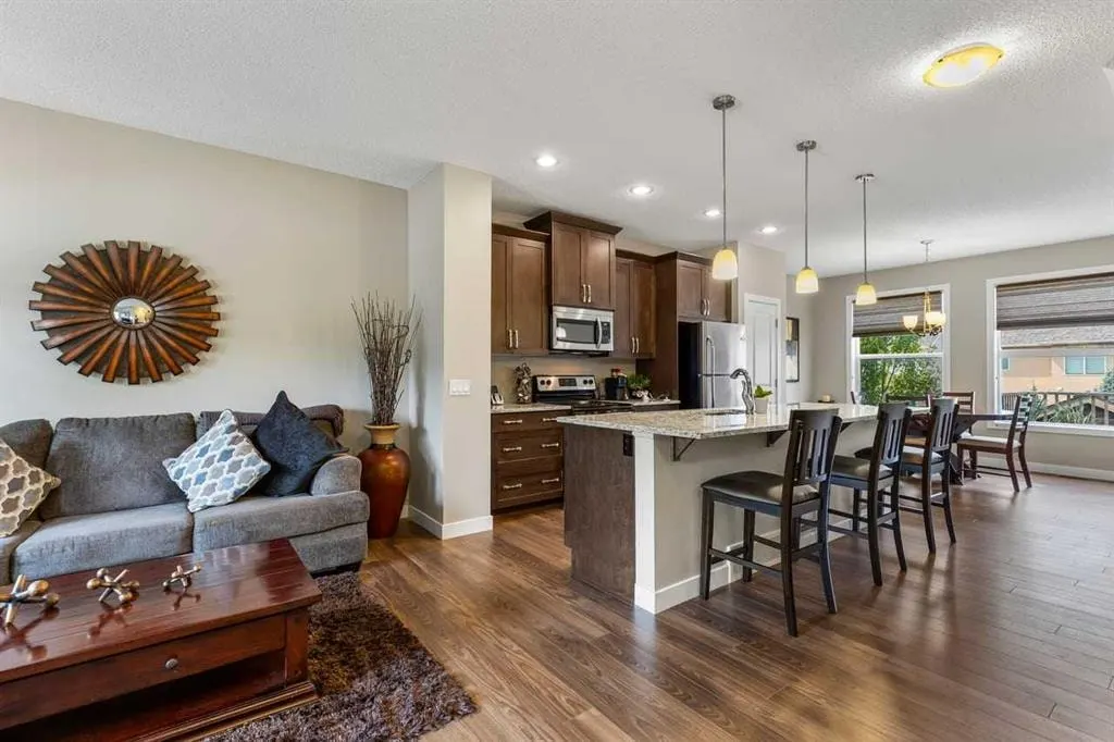 579 Evanston Drive NW — photo 3
