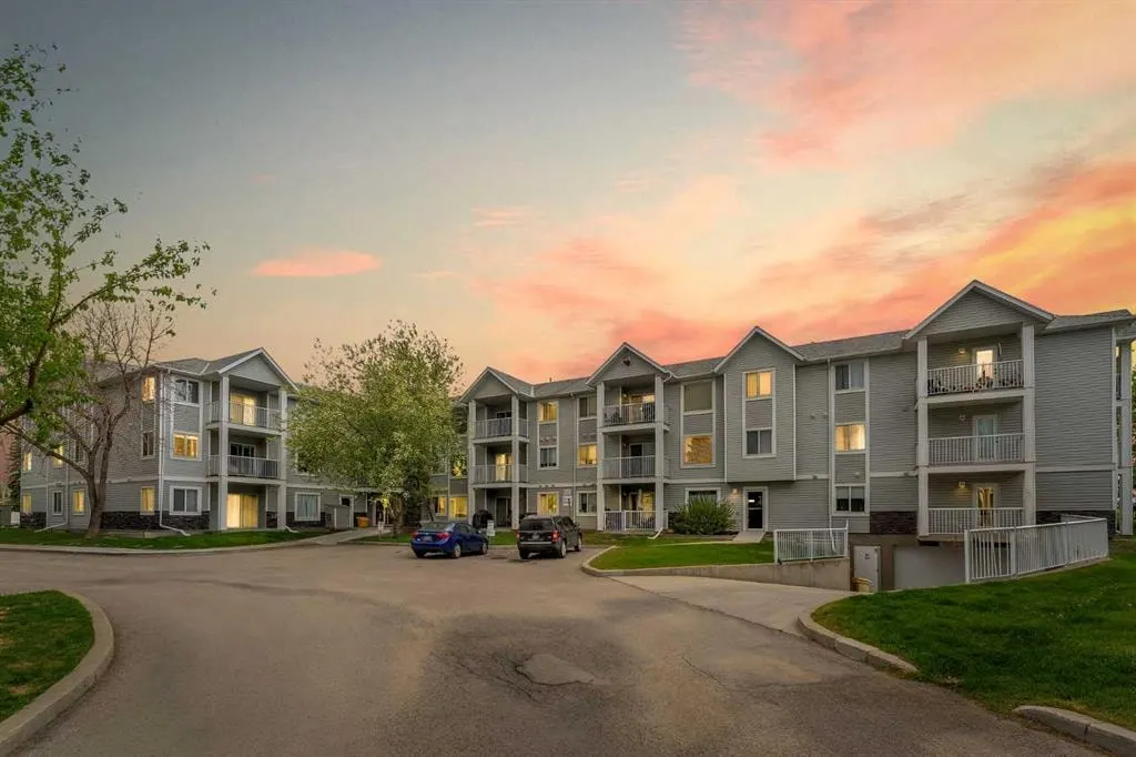 1307 Valleyview Park SE #307 — photo 2