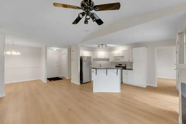 1307 Valleyview Park SE #307