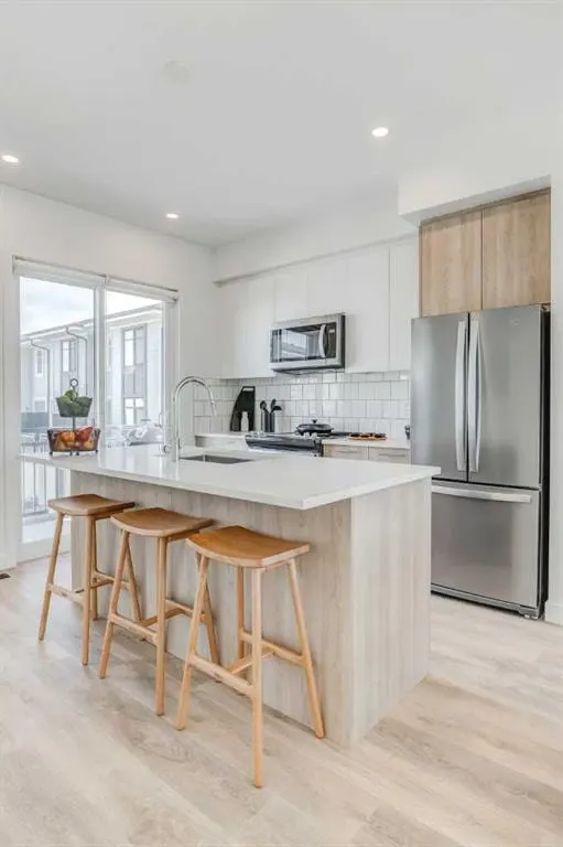 839 Belmont Drive SW — photo 2