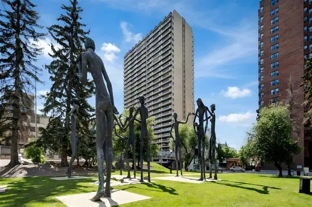 221 6 Avenue SE #2012