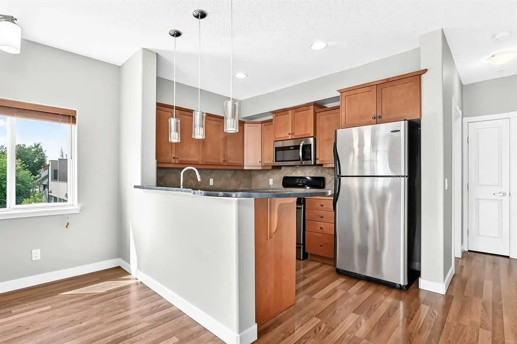 509 21 Avenue SW #305 — photo 3
