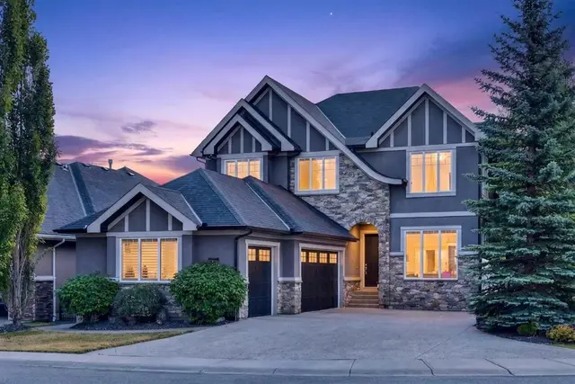 4 Aspen Cliff Close SW