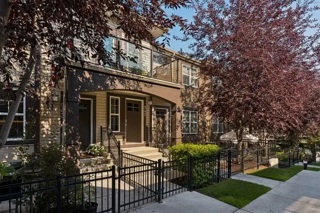 945 Mckenzie Towne Manor SE