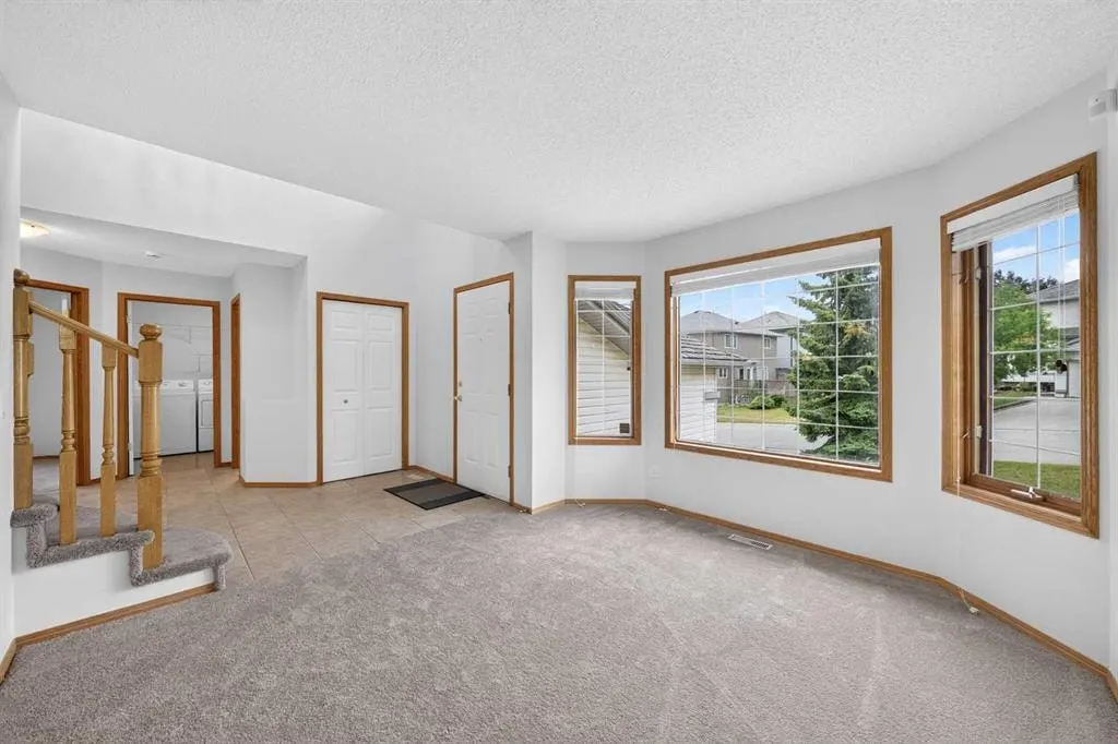 307 Edgeridge Gardens NW — photo 2