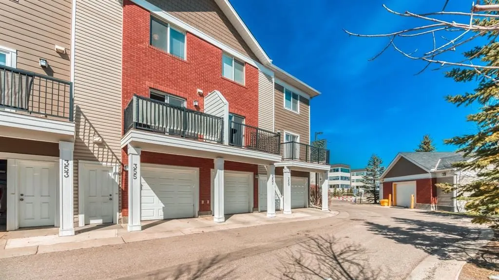 355 Silverado Common SW — photo 2