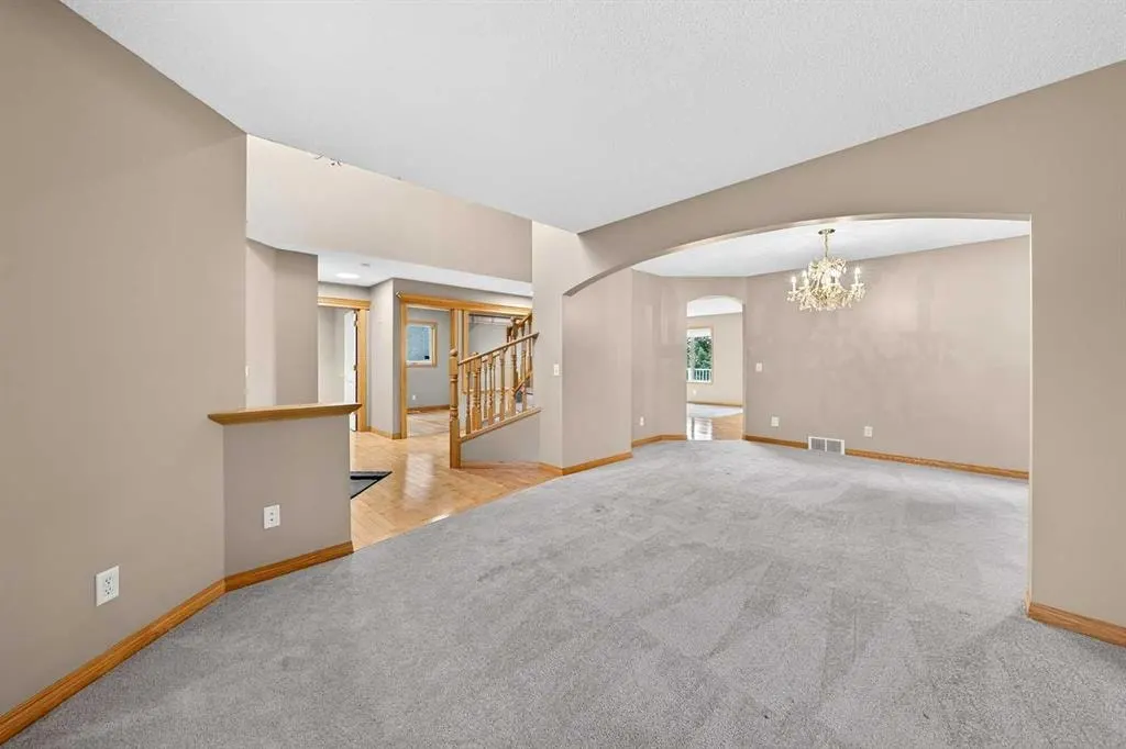 78 Hampstead View NW — photo 2