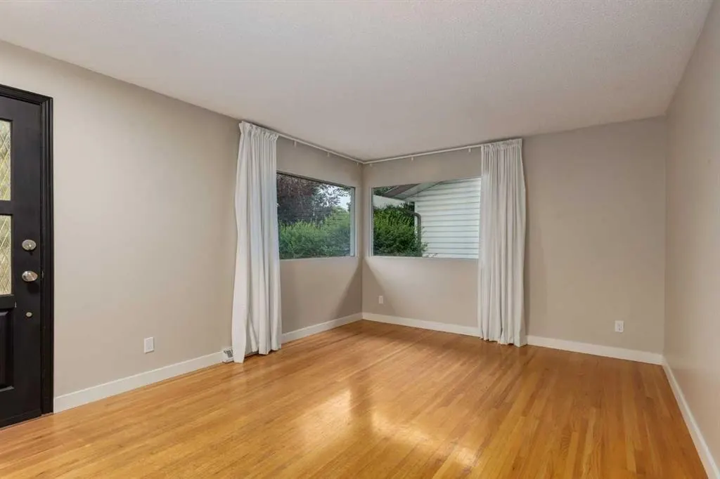 30 Hutton Place SW — photo 3