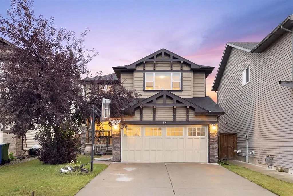 19 Silverado Skies Bay SW — photo 1