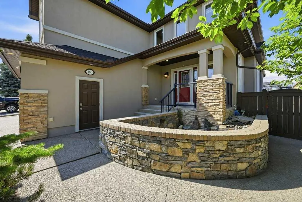 160 Panatella Crescent NW — photo 3