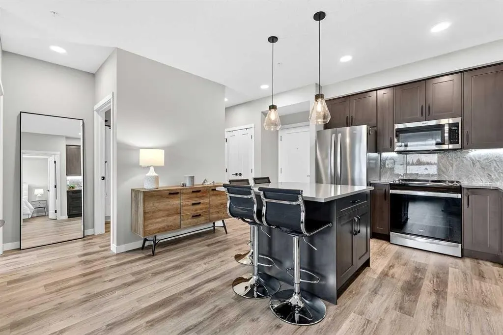 150 Shawnee Square SW #401 — photo 1