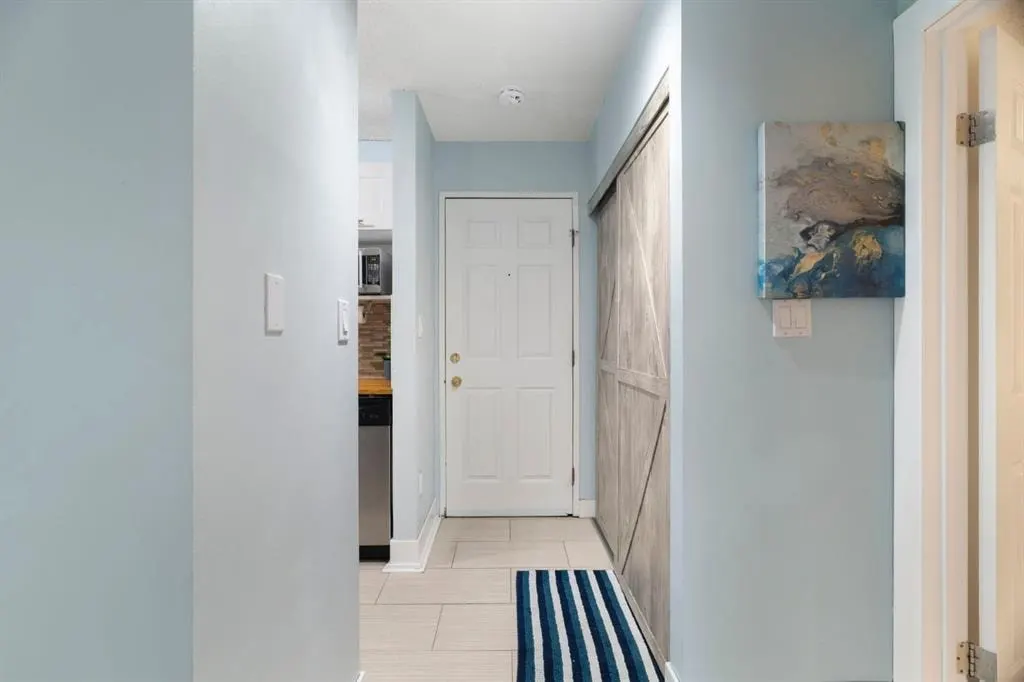930 Royal Avenue SW #4 — photo 3