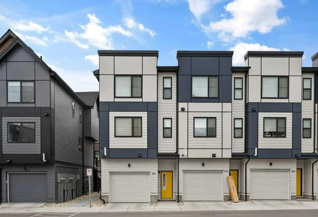 550 Seton Circle SE #606 — photo 2