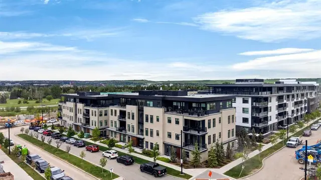 275 Lebel Crescent NW #302
