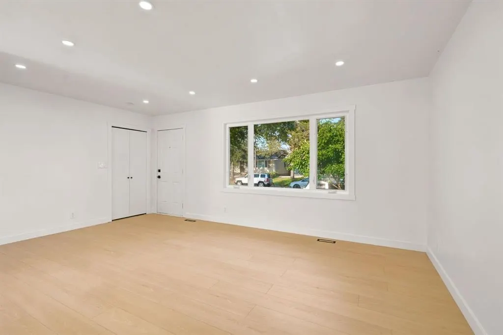 19 Mardale Crescent NE — photo 3