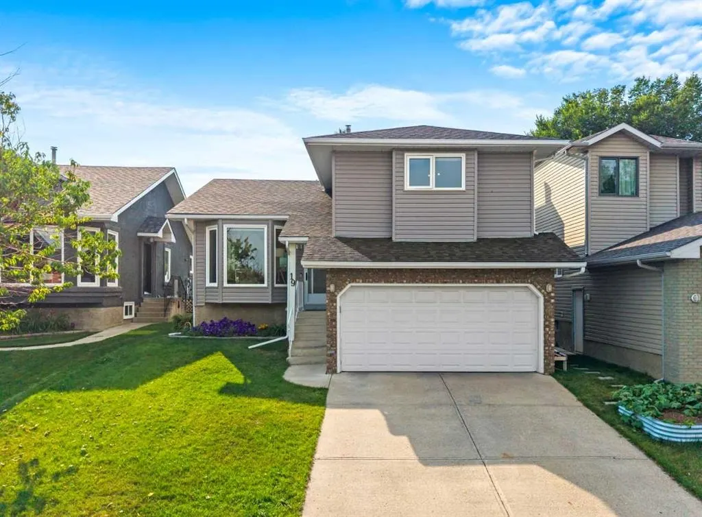 19 Macewan Meadow Crescent NW — photo 2