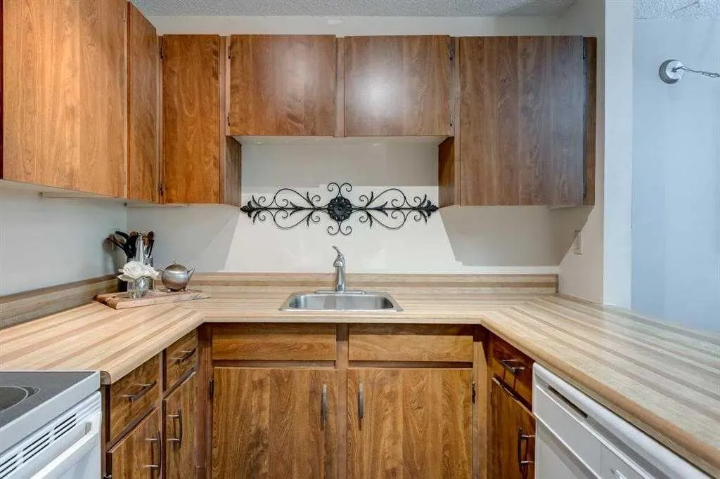 70 Glamis Drive SW #2135 — photo 3