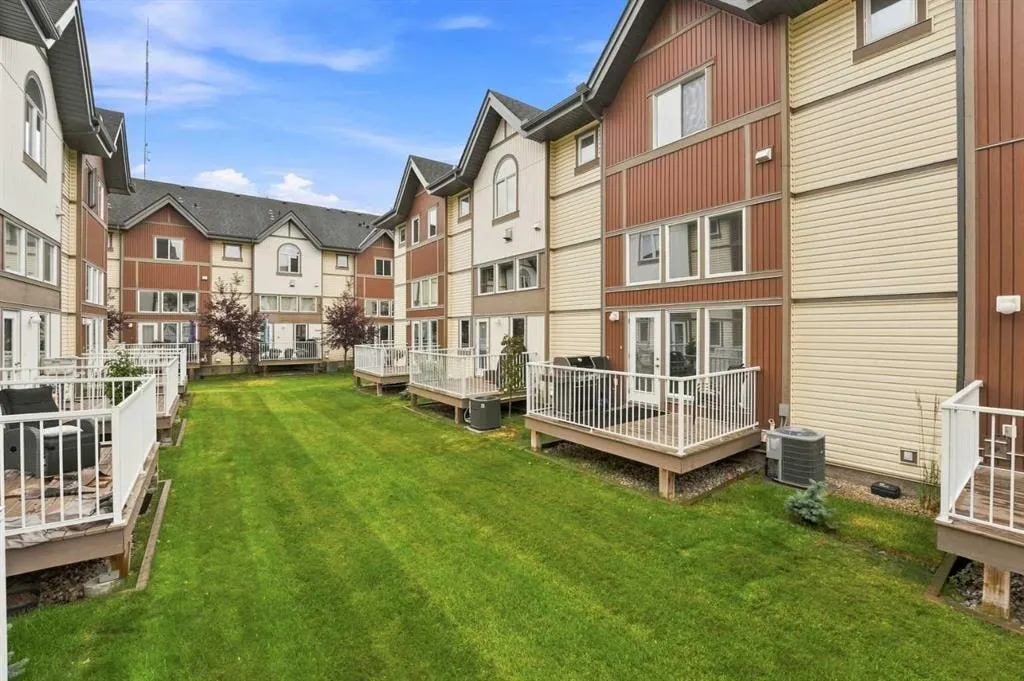 804 Wentworth Villas SW — photo 3