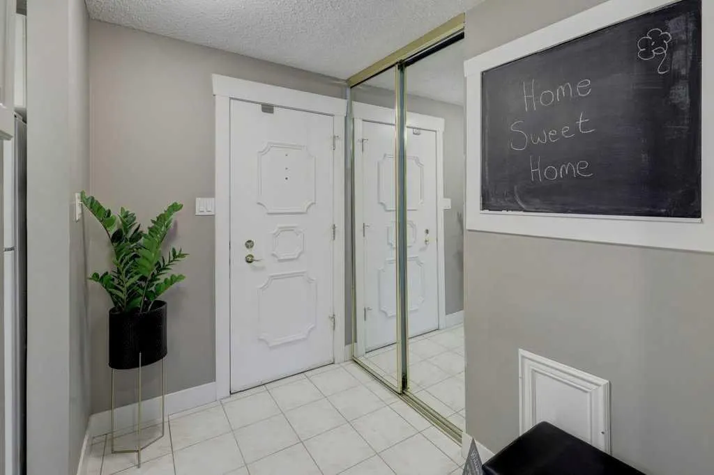 201 Braeglen Close SW #1405 — photo 3