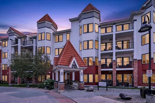 70 Royal Oak Plaza NW #303