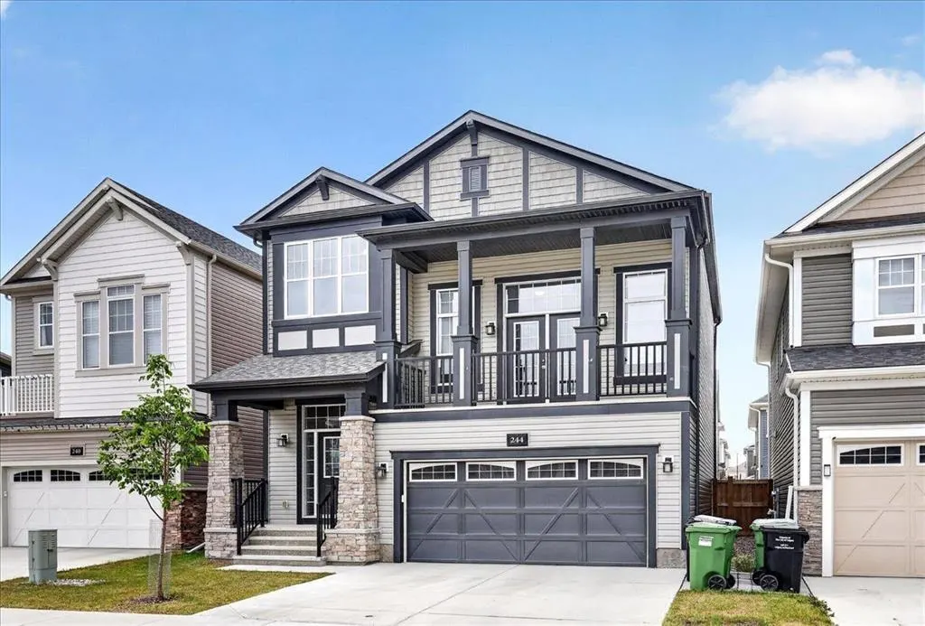 244 carrington Crescent NW — photo 2