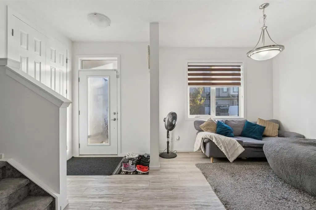223 Carrington Circle — photo 3