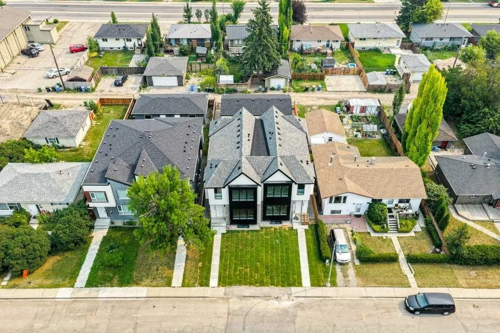 8310 34 Avenue NW — photo 3