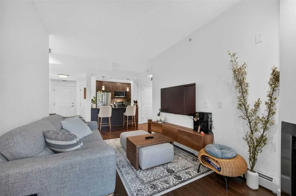 108 25 Avenue SW #402 — photo 3