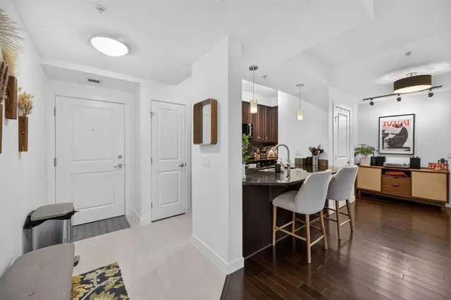 108 25 Avenue SW #402