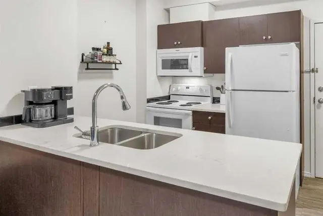 73 Erin Woods Court SE #1108