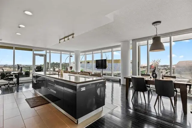 433 11 Avenue SE #803