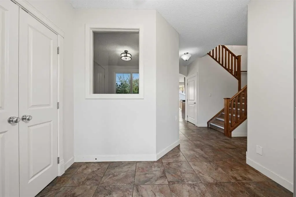 204 Eversyde Mews SW — photo 3